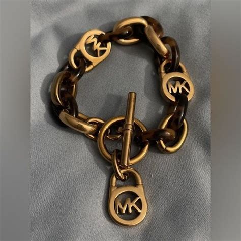 michael kors tortoise link toggle bracelet